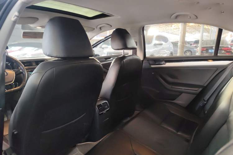 Used Volkswagen Sagitar 2015 1.6L Automatic Comfort Model Headliner