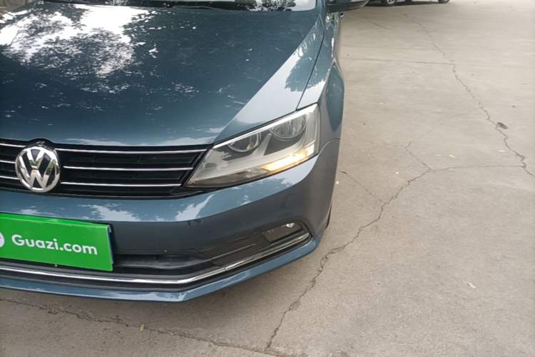 Used Volkswagen Sagitar 2015 230TSI Automatic Comfort Version Left Front Headlight