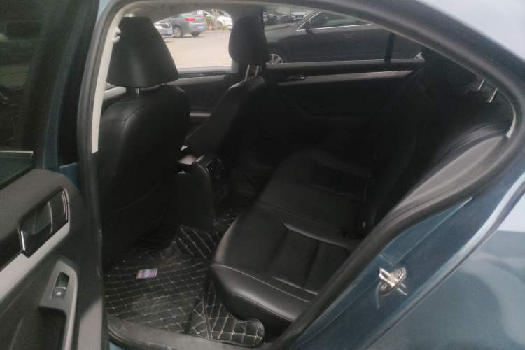 Used Volkswagen Sagitar 2015 230TSI Automatic Comfort Version Left Rear Seat