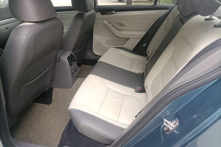 Used Volkswagen Sagitar 2015 230TSI Automatic Comfort Version Left Rear Seat