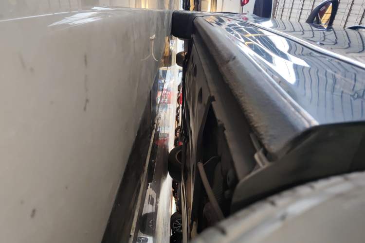 Used Volkswagen Sagitar 2015 1.6L Automatic Comfort Model Left Side Sill