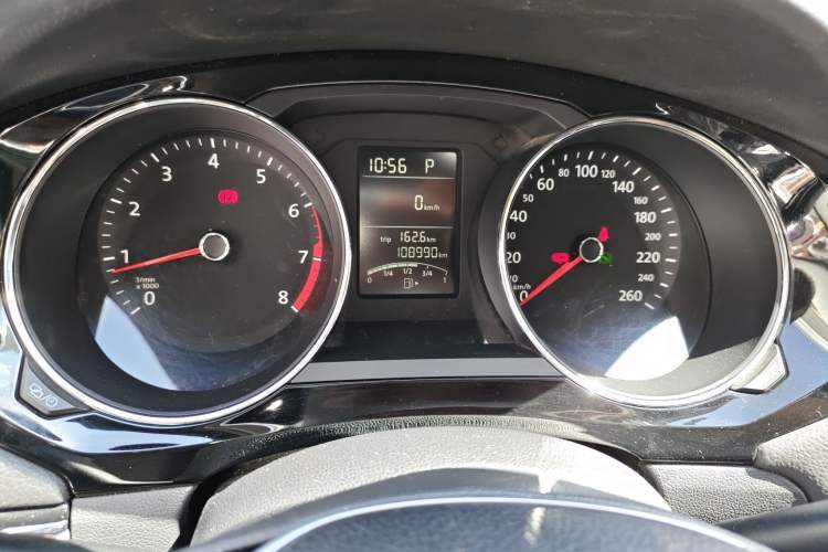 Used Volkswagen Sagitar 2015 1.6L Automatic Comfort Model Odometer Close Up