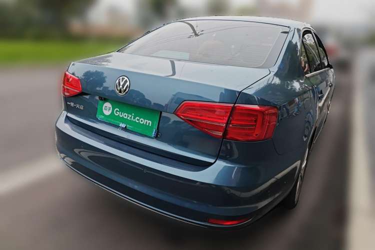 Used Volkswagen Sagitar 2015 230TSI Automatic Comfort Version Rear Right 45 Deg