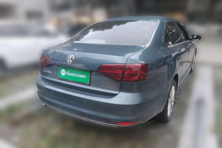 Used Volkswagen Sagitar 2015 230TSI Automatic Comfort Version Rear Right 45 Deg