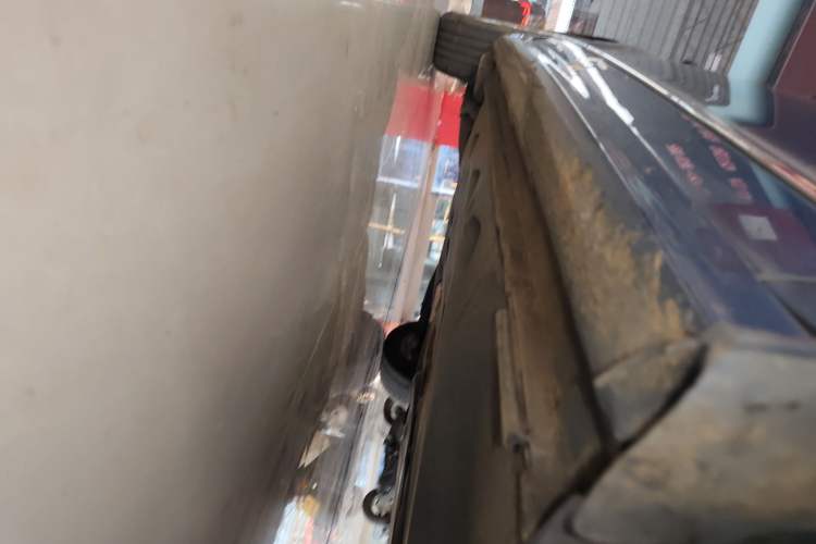 Used Volkswagen Sagitar 2015 1.6L Automatic Comfort Model Right Side Sill