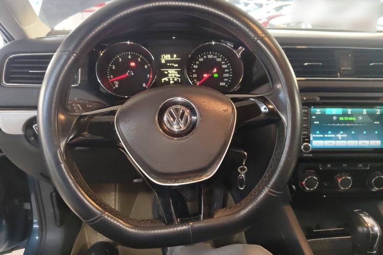 Used Volkswagen Sagitar 2015 1.6L Automatic Comfort Model Steering Wheel