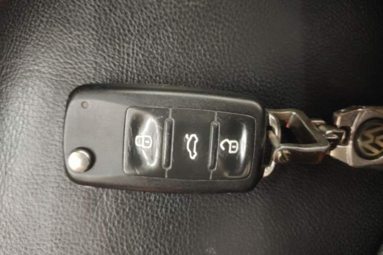 Used Volkswagen Sagitar 2015 230TSI Automatic Comfort Version Vehicle Key