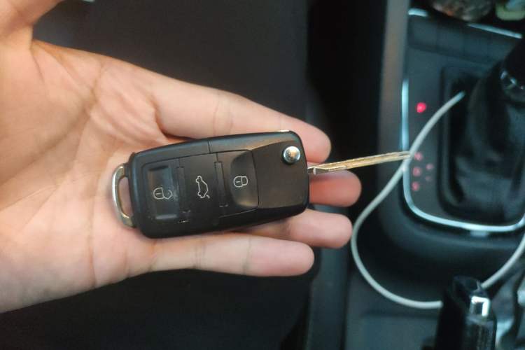 Used Volkswagen Sagitar 2015 230TSI Automatic Comfort Version Vehicle Key