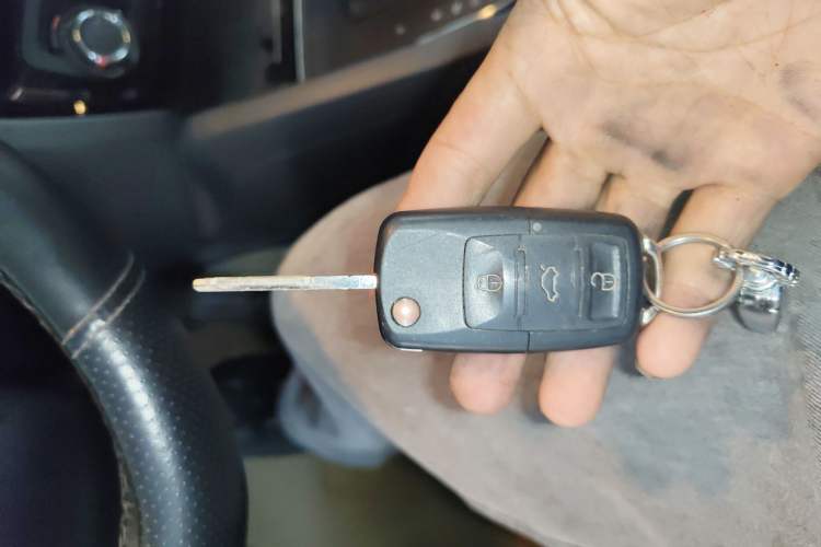Used Volkswagen Sagitar 2015 1.6L Automatic Comfort Model Vehicle Key