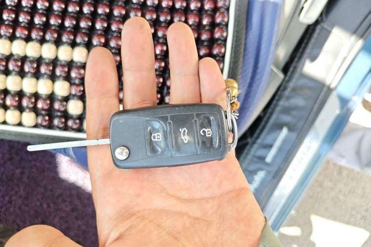 Used Volkswagen Sagitar 2015 1.6L Automatic Comfort Model Vehicle Key