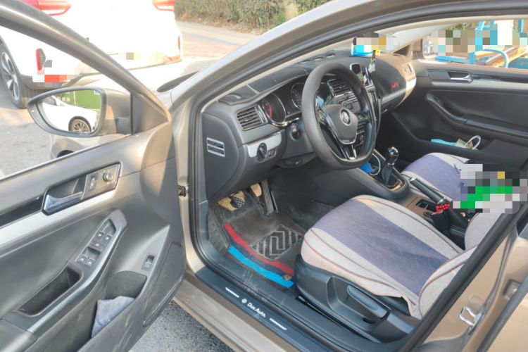 Used Volkswagen Sagitar 2015 1.6L Manual Comfort Model Driver Seat