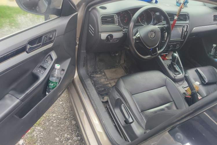 Used Volkswagen Sagitar 2015 1.6L Automatic Comfort Model Driver Seat
