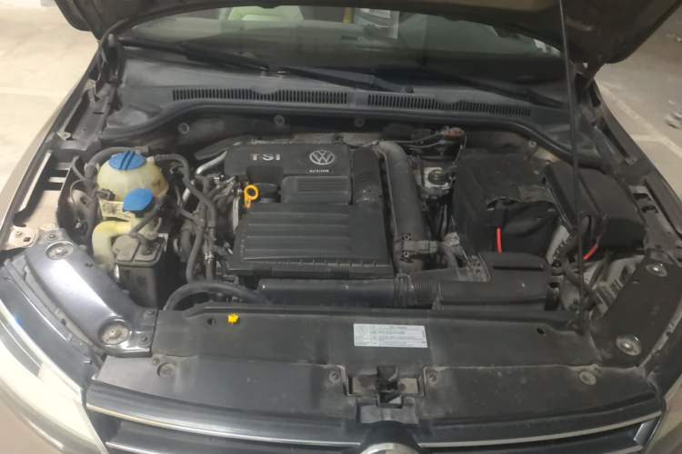 Used Volkswagen Sagitar 2015 230TSI Automatic Luxury Model Engine Bay