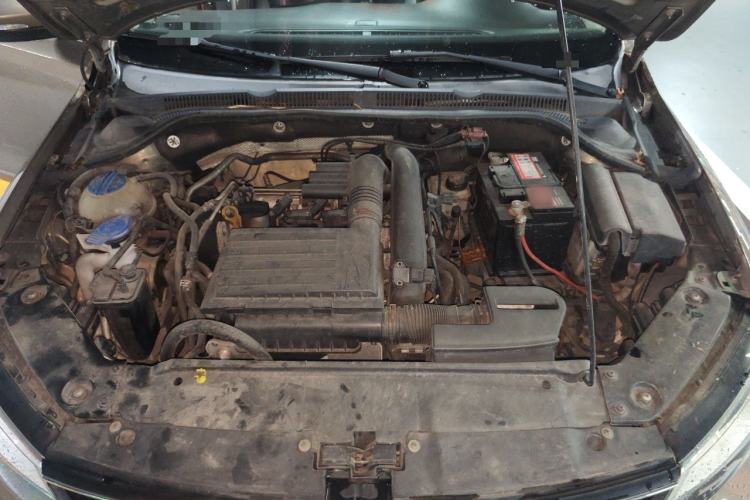 Used Volkswagen Sagitar 2015 230TSI Automatic Comfort Version Engine Bay