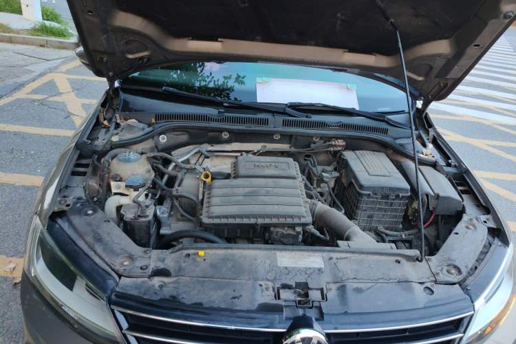 Used Volkswagen Sagitar 2015 1.6L Automatic Comfort Model Engine Bay