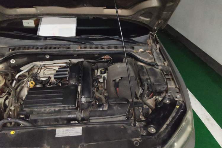 Used Volkswagen Sagitar 2015 230TSI Automatic Comfort Version Engine Bay Left