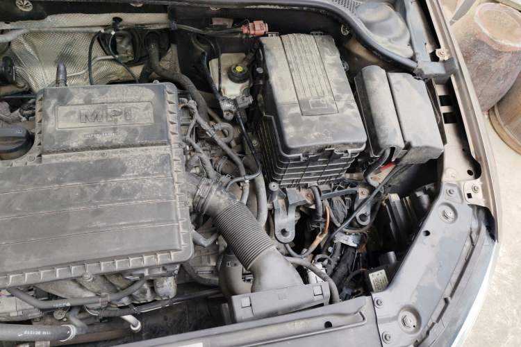 Used Volkswagen Sagitar 2015 1.6L Automatic Comfort Model Engine Bay Left
