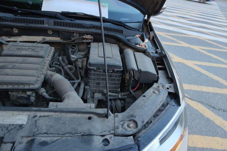 Used Volkswagen Sagitar 2015 1.6L Automatic Comfort Model Engine Bay Left