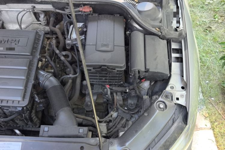 Used Volkswagen Sagitar 2015 1.6L Automatic Comfort Model Engine Bay Left