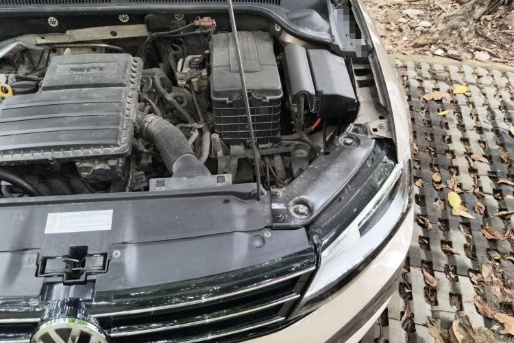 Used Volkswagen Sagitar 2015 1.6L Automatic Comfort Model Engine Bay Left