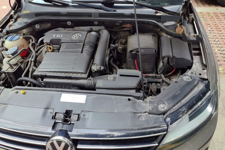 Used Volkswagen Sagitar 2015 230TSI Automatic Comfort Version Engine Bay Left