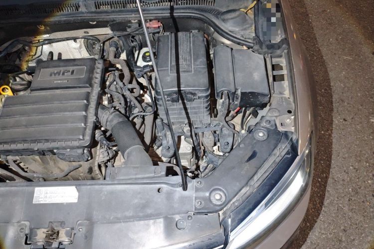 Used Volkswagen Sagitar 2015 1.6L Automatic Comfort Model Engine Bay Left
