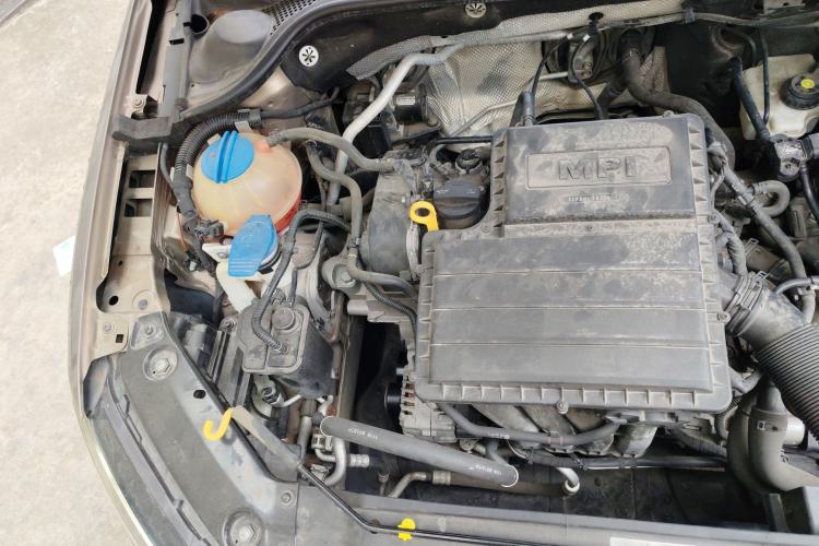 Used Volkswagen Sagitar 2015 1.6L Automatic Comfort Model Engine Bay Right
