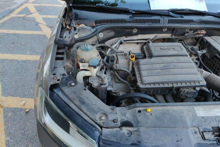 Used Volkswagen Sagitar 2015 1.6L Automatic Comfort Model Engine Bay Right