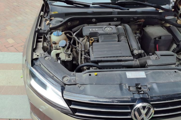 Used Volkswagen Sagitar 2015 230TSI Automatic Comfort Version Engine Bay Right