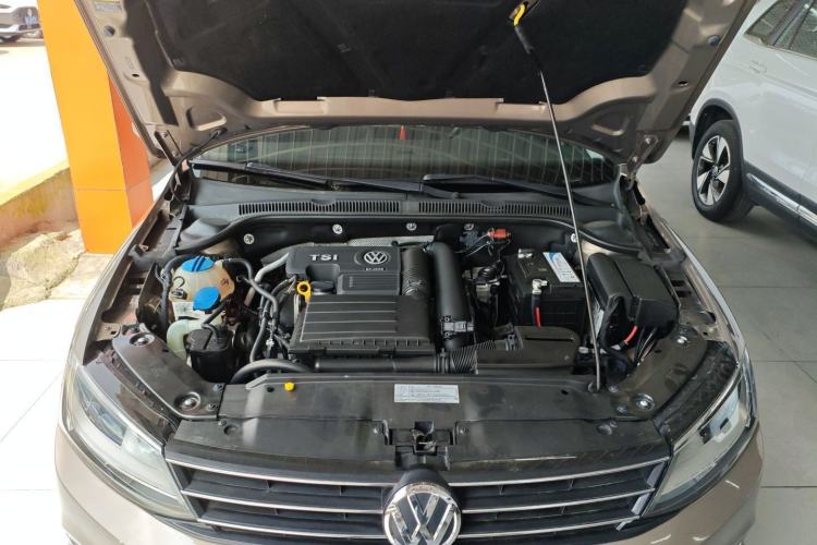 Used Volkswagen Sagitar 2015 230TSI Automatic Comfort Version Engine Bay