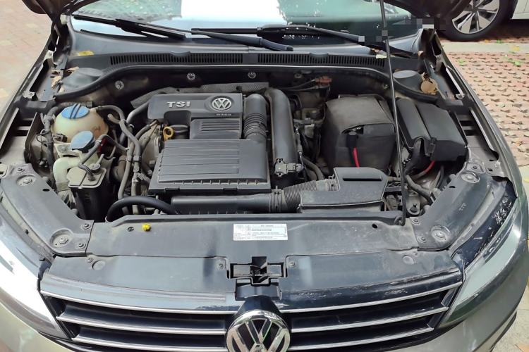 Used Volkswagen Sagitar 2015 230TSI Automatic Comfort Version Engine Bay