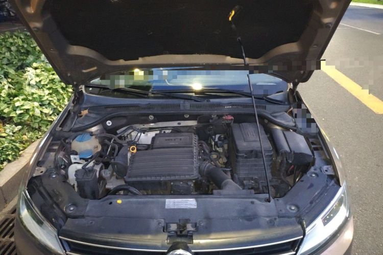 Used Volkswagen Sagitar 2015 1.6L Automatic Comfort Model Engine Bay