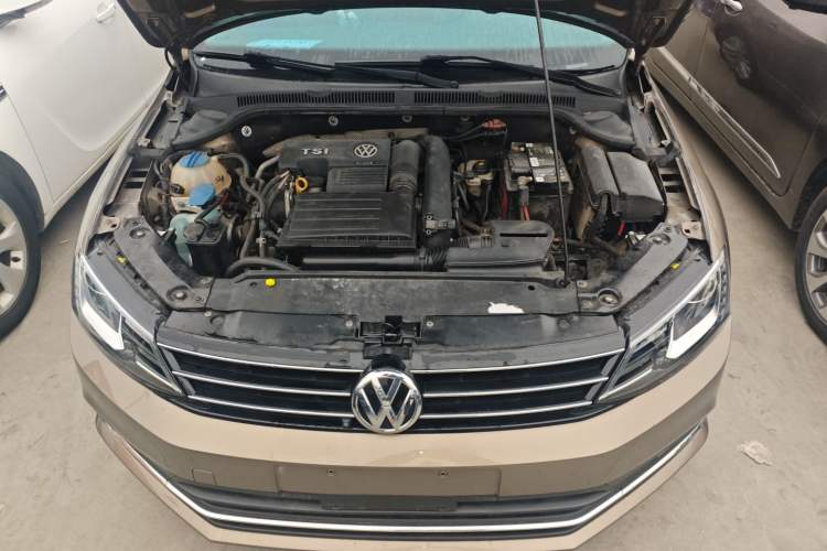 Used Volkswagen Sagitar 2015 230TSI Automatic Comfort Version Engine Bay