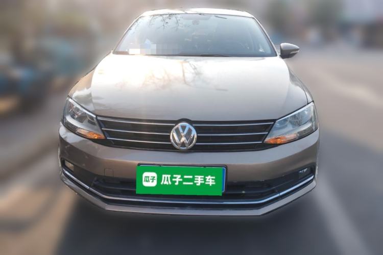 Used Volkswagen Sagitar 2015 1.6L Manual Comfort Model Front