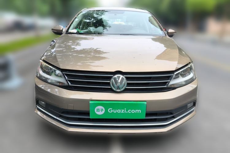Used Volkswagen Sagitar 2015 1.6L Manual Comfort Model Front