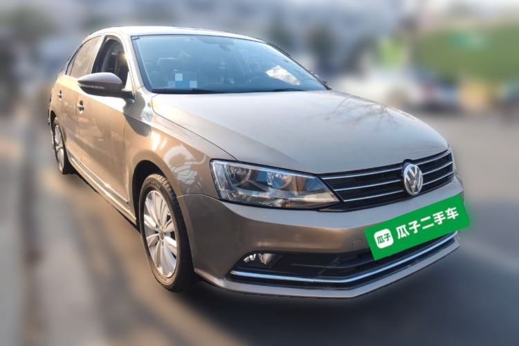 Used Volkswagen Sagitar 2015 1.6L Manual Comfort Model Front Right 45 Deg