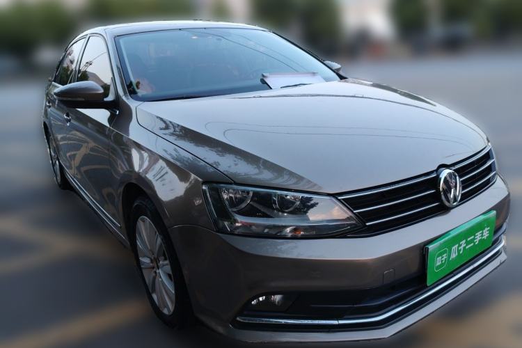 Used Volkswagen Sagitar 2015 1.6L Automatic Comfort Model Front Right 45 Deg