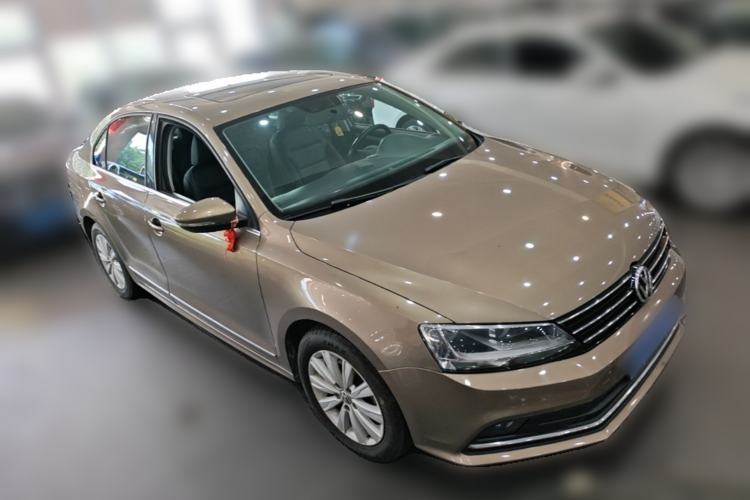 Used Volkswagen Sagitar 2015 1.6L Automatic Fashion Model Front Right 45 Deg
