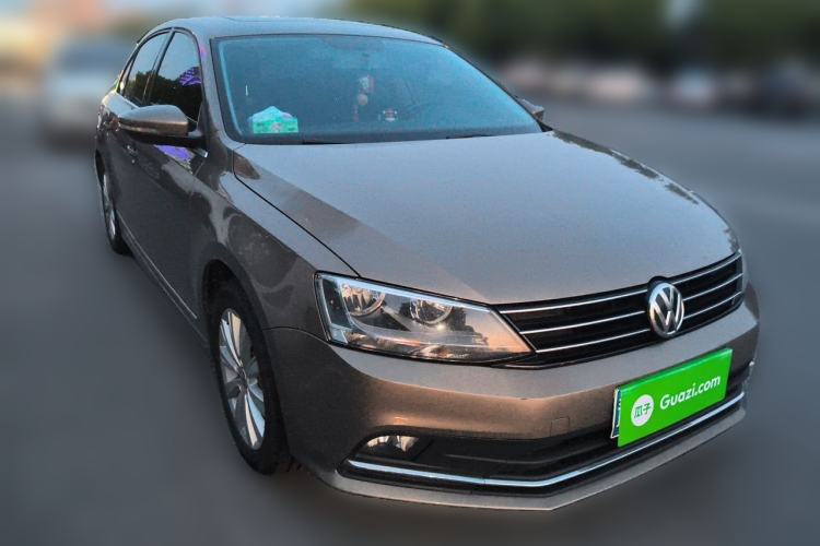 Used Volkswagen Sagitar 2015 1.6L Automatic Comfort Model Front Right 45 Deg