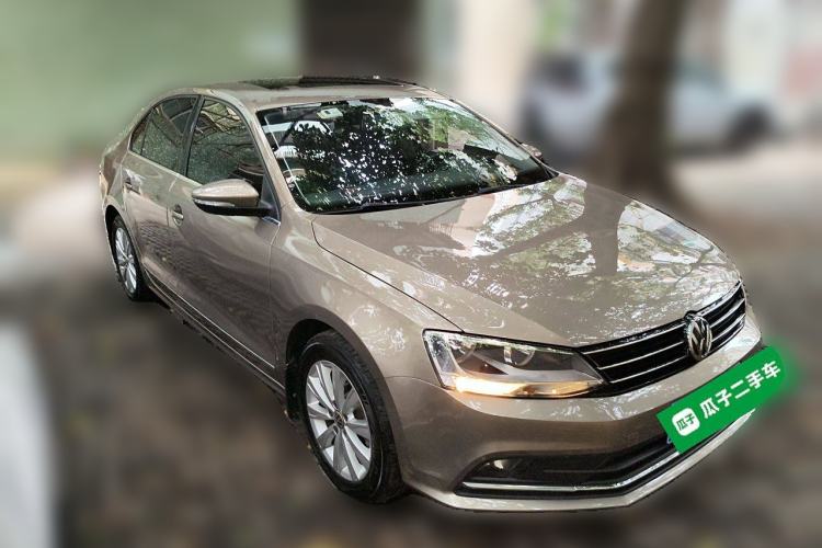Used Volkswagen Sagitar 2015 1.6L Automatic Comfort Model Front Right 45 Deg