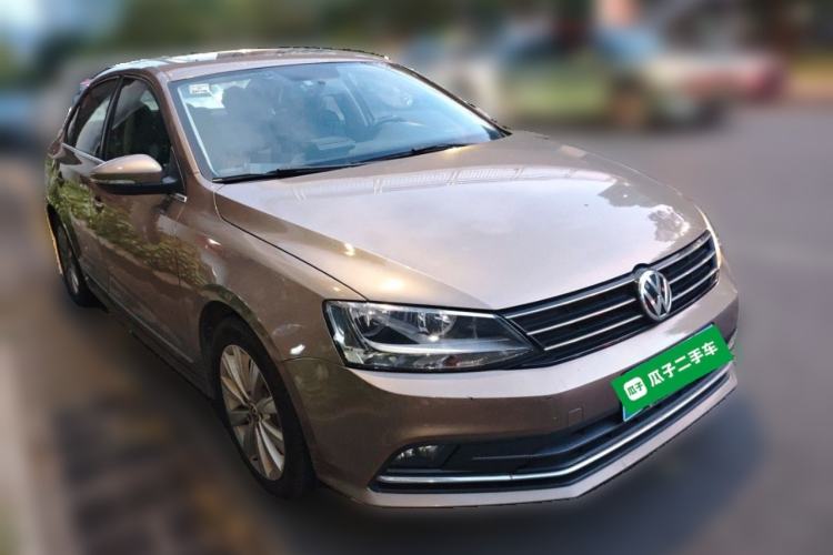Used Volkswagen Sagitar 2015 1.6L Automatic Comfort Model Front Right 45 Deg