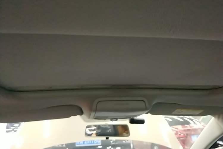 Used Volkswagen Sagitar 2015 230TSI Automatic Comfort Version Headliner