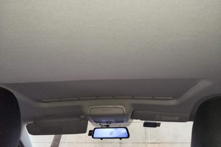Used Volkswagen Sagitar 2015 1.6L Automatic Comfort Model Headliner