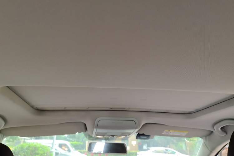 Used Volkswagen Sagitar 2015 230TSI Automatic Comfort Version Headliner