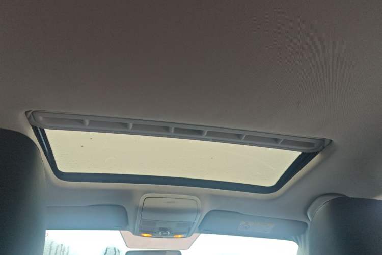 Used Volkswagen Sagitar 2015 230TSI Automatic Comfort Version Headliner