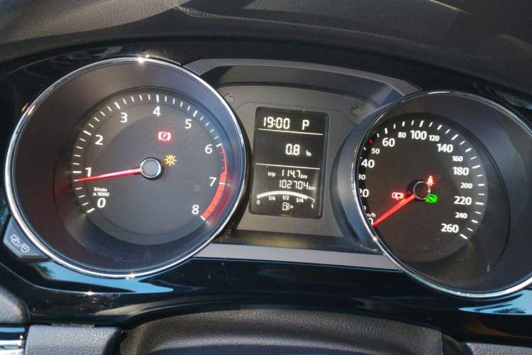Used Volkswagen Sagitar 2015 1.6L Automatic Comfort Model Instrument Cluster