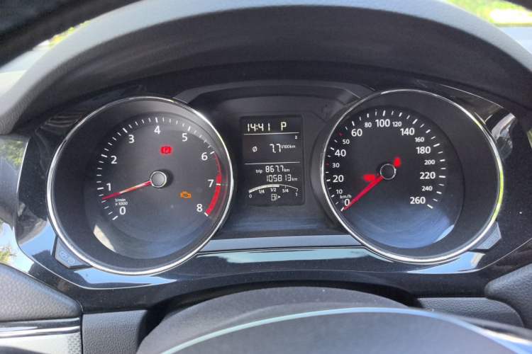 Used Volkswagen Sagitar 2015 1.6L Automatic Comfort Model Instrument Cluster