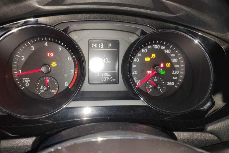 Used Volkswagen Sagitar 2015 230TSI Automatic Comfort Version Instrument Cluster