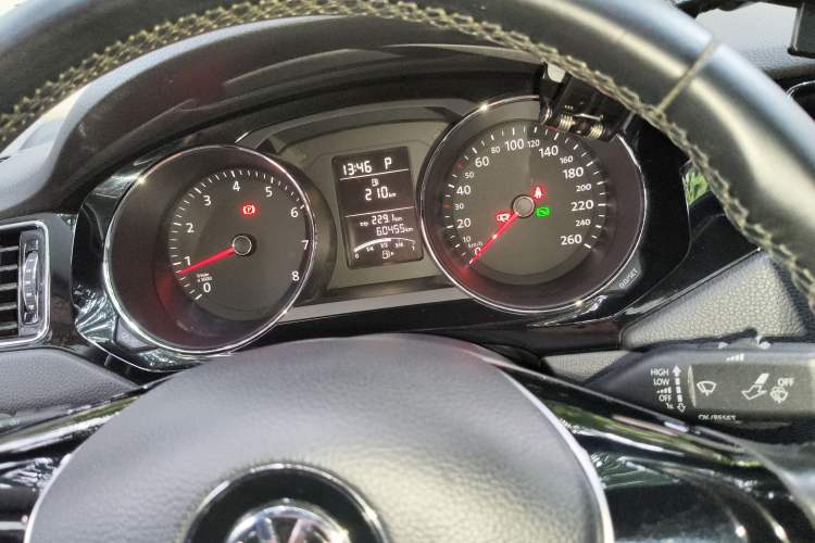 Used Volkswagen Sagitar 2015 1.6L Automatic Comfort Model Instrument Cluster