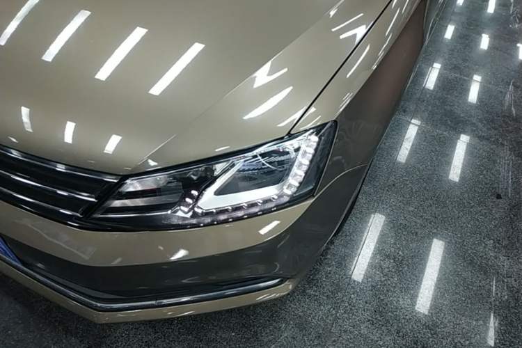 Used Volkswagen Sagitar 2015 230TSI Automatic Comfort Version Left Front Headlight